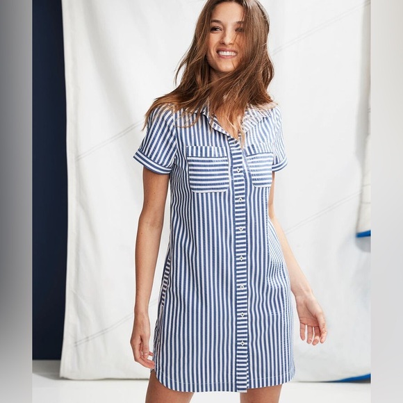 Vineyard Vines Dresses & Skirts - Vineyard Vines🐳Seersucker Shirt Dress